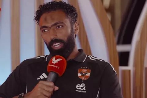 كريستيانو وأفشة وبينج بونج.. حسين الشحات يرد على 8 أسئلة في الأهلي